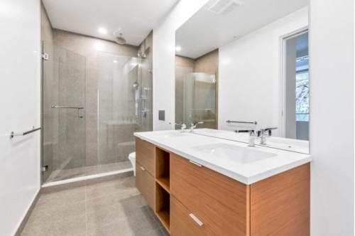 205-6707 Nelson Avenue, West Vancouver, BC 