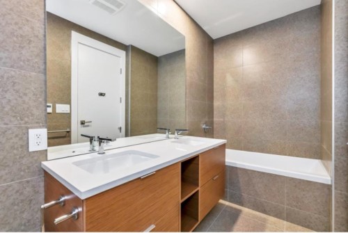 205-6707 Nelson Avenue, West Vancouver, BC 