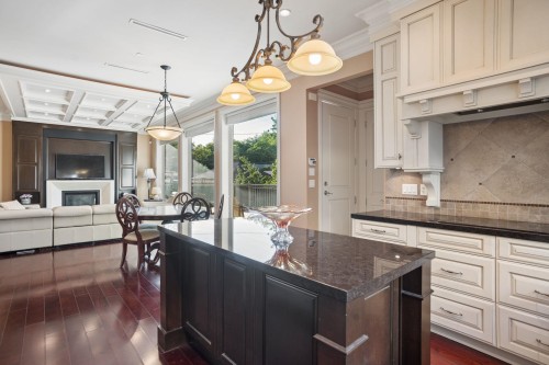 2155 37Th Avenue W, Vancouver, BC 