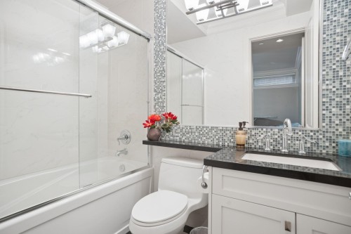 2155 37Th Avenue W, Vancouver, BC 