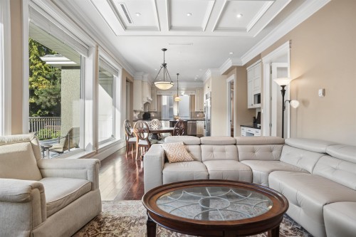 2155 37Th Avenue W, Vancouver, BC 