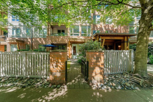 101-2601 Whiteley Court  North Vancouver, BC V7J 2R7