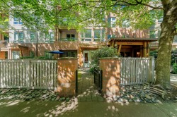 101-2601 Whiteley Court  North Vancouver, BC V7J 2R7