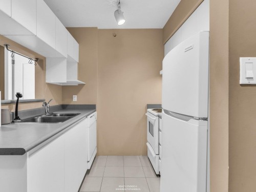 206-3489 Ascot Place, Vancouver, BC 