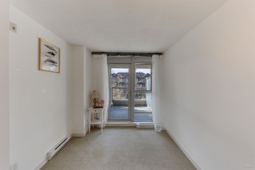 228-9373 Hemlock Drive, Richmond, BC - Indoor Photo Showing Other Room