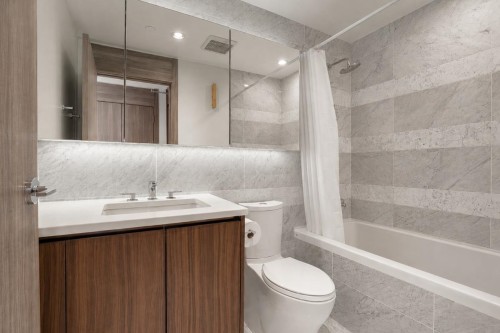 1708-4720 Lougheed Highway, Burnaby, BC - Indoor Photo Showing Bathroom