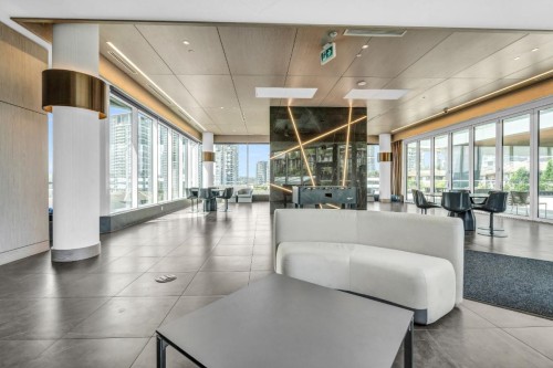 1708-4720 Lougheed Highway, Burnaby, BC - Indoor Photo Showing Living Room