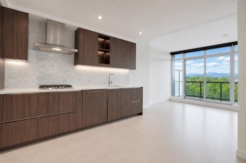 1708-4720 Lougheed Highway, Burnaby, BC - Indoor Photo Showing Kitchen