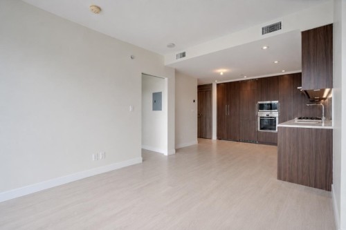 1708-4720 Lougheed Highway, Burnaby, BC - Indoor