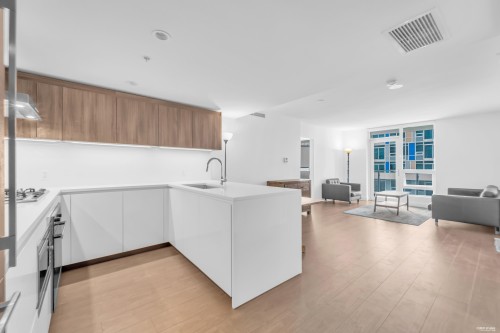 704-6320 No. 3 Road, Richmond, BC 