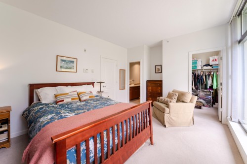 8-4333 Central Boulevard, Burnaby, BC 