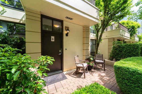 8-4333 Central Boulevard, Burnaby, BC 