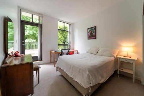 8-4333 Central Boulevard, Burnaby, BC 