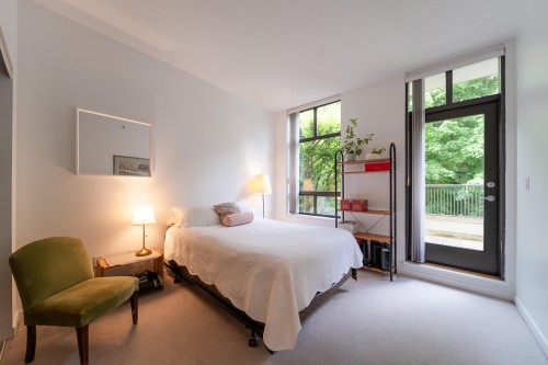 8-4333 Central Boulevard, Burnaby, BC 