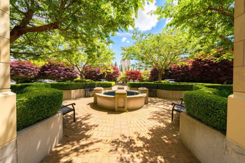 8-4333 Central Boulevard, Burnaby, BC 