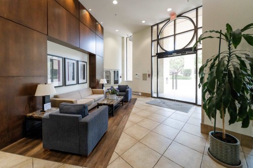 8-4333 Central Boulevard, Burnaby, BC 