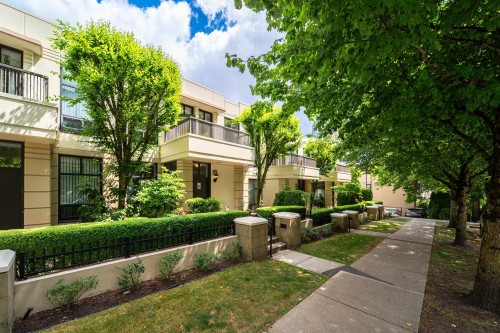 8-4333 Central Boulevard, Burnaby, BC 