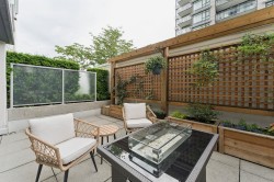 306-1320 Chesterfield Avenue North Vancouver, BC V7M 0A6