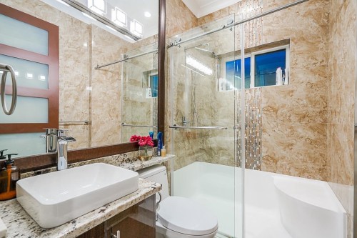 1838 49Th Avenue E, Vancouver, BC - Indoor Photo Showing Bathroom