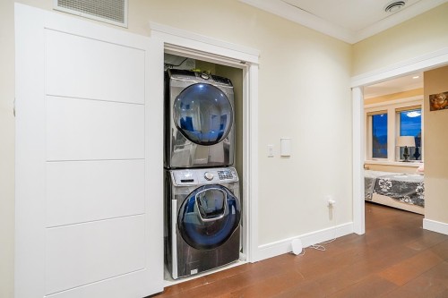 1838 49Th Avenue E, Vancouver, BC - Indoor Photo Showing Laundry Room