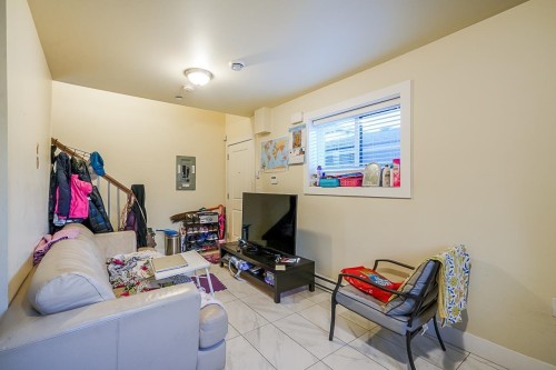 1838 49Th Avenue E, Vancouver, BC - Indoor Photo Showing Other Room
