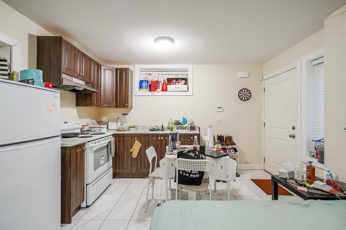 1838 49Th Avenue E, Vancouver, BC - Indoor Photo Showing Kitchen