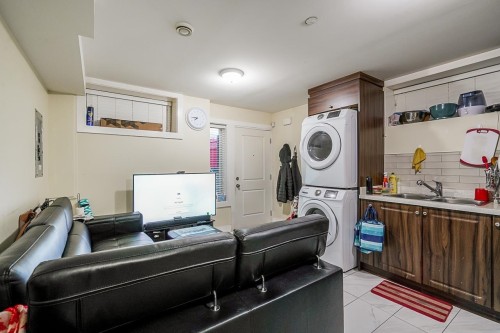 1838 49Th Avenue E, Vancouver, BC - Indoor Photo Showing Laundry Room