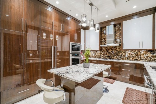 1838 49Th Avenue E, Vancouver, BC - Indoor Photo Showing Kitchen With Upgraded Kitchen