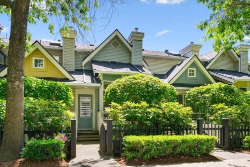 6878 Village Grn  Burnaby, BC V5E 4K9