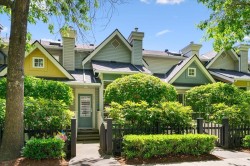 6878 Village Grn Burnaby, BC V5E 4K9