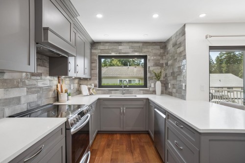 2446 Tolmie Avenue, Coquitlam, BC 