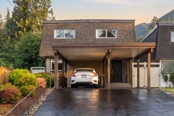 942 Montroyal Boulevard  North Vancouver, BC V7R 2H1