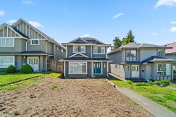 229 20th Street ENorth Vancouver, BC V7L 3A6
