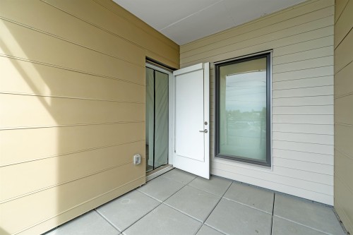 1-8599 River District Crossing, Vancouver, BC 