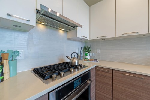 1-8599 River District Crossing, Vancouver, BC 