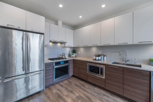 1-8599 River District Crossing, Vancouver, BC 
