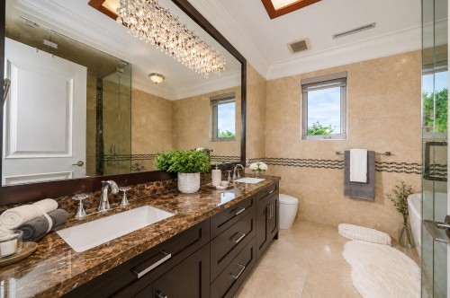 6240 Bellflower Drive, Richmond, BC - Indoor Photo Showing Bathroom