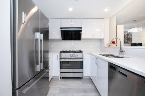404-8120 Lansdowne Road, Richmond, BC 