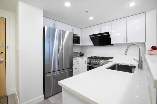 404-8120 Lansdowne Road, Richmond, BC 