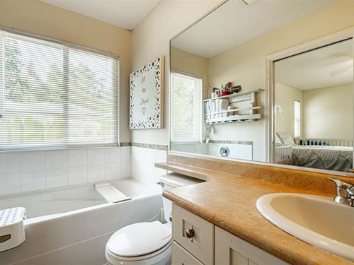 24167 102b Avenue  Maple Ridge, BC V2W 2C5