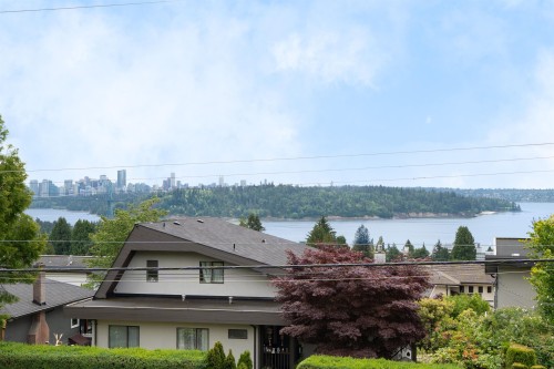 1479 Mathers Avenue, West Vancouver, BC 