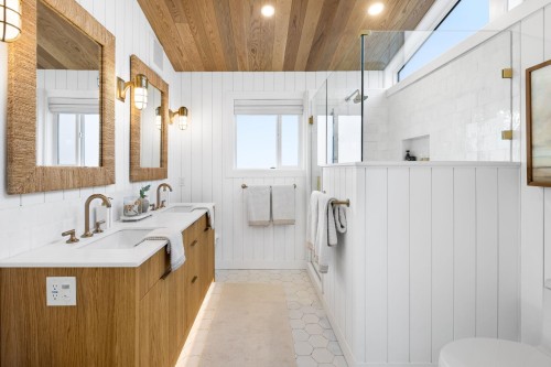184 Turtlehead Road, Belcarra, BC - Indoor Photo Showing Bathroom