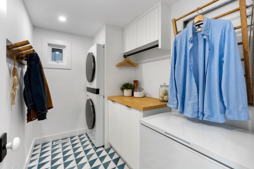 184 Turtlehead Road, Belcarra, BC - Indoor Photo Showing Laundry Room