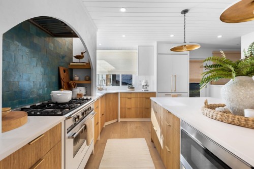 184 Turtlehead Road, Belcarra, BC - Indoor Photo Showing Kitchen