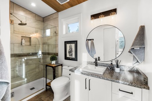 184 Turtlehead Road, Belcarra, BC - Indoor Photo Showing Bathroom