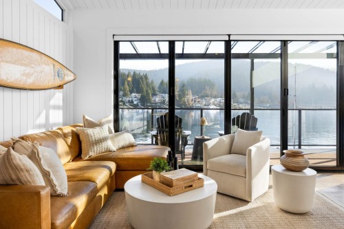 184 Turtlehead Road, Belcarra, BC - Indoor Photo Showing Living Room