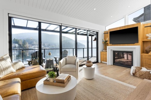 184 Turtlehead Road, Belcarra, BC - Indoor Photo Showing Living Room With Fireplace