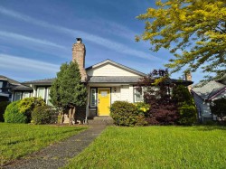 1858 Walnut Crescent  Coquitlam, BC V3J 7S9