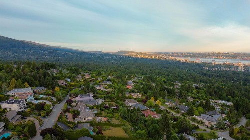 1440 Sandhurst Place, West Vancouver, BC 