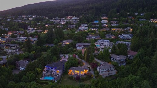 1440 Sandhurst Place, West Vancouver, BC 
